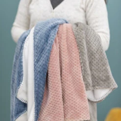 Nattou - Couverture Plaid Bébé 100 X 75 Cm Bleu Blanc -Jouets En Peluche Boutique couverture20plaid20bebe2010020x207520cm20bleu20blanc 2