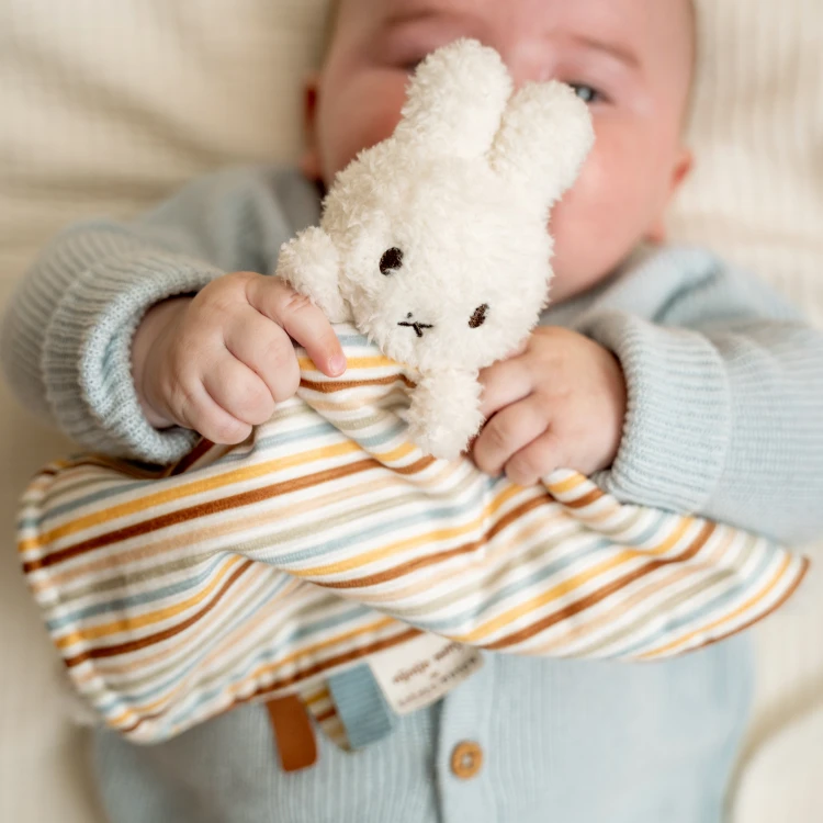 Little Dutch X Miffy Doudou Lapin Plat Sunny 25 Cm 1 Little Dutch X Miffy Doudou Lapin Plat Sunny 25 Cm