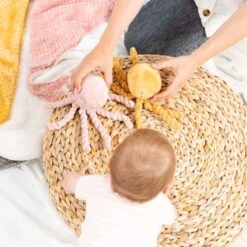 Nattou Octopus La Pieuvre Peluche Jaune Moutarde 20 Cm -Jouets En Peluche Boutique octopus20pieuvre20peluche20jaune20moutarde202020cm 3