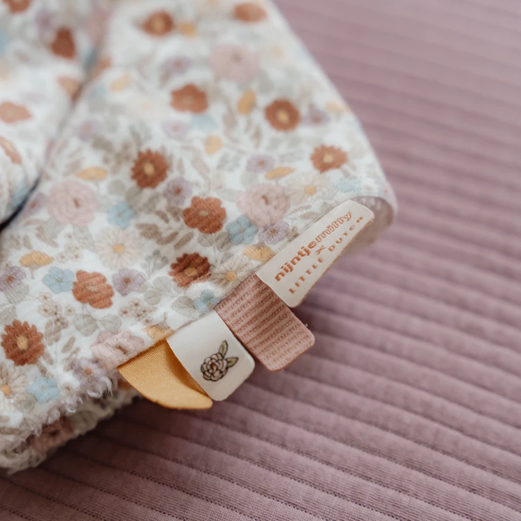 Little Dutch X Miffy Doudou Lapin Plat Liberty 25 Cm 2 Little Dutch X Miffy Doudou Lapin Plat Liberty 25 Cm – Image 2